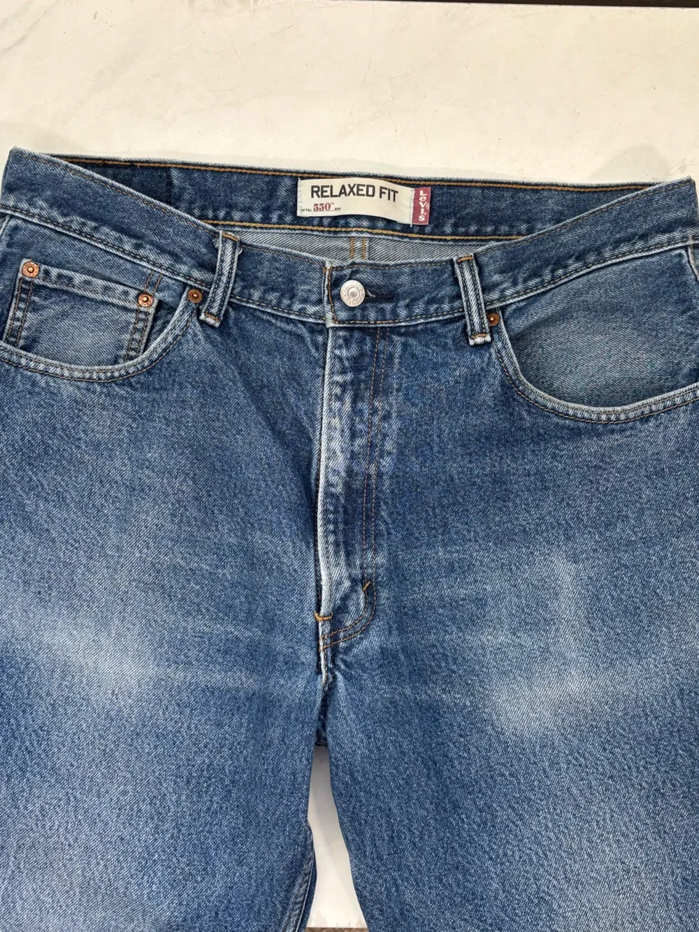 Vintage Levi’s 550 Relaxed Fit Medium Wash Faded Jeans Baggy Denim